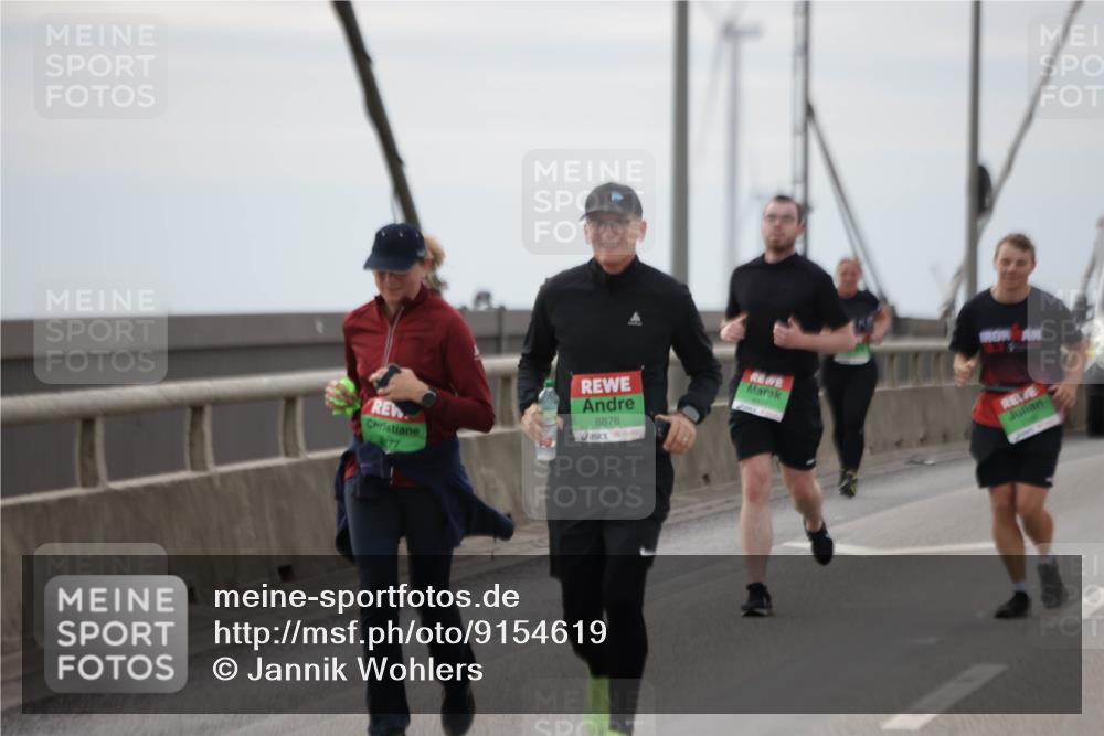 03.10.2025 - Köhlbrandbrückenlauf Jannik Wohlers http://msf.ph/oto/9154619 03.10.2025 16:06:05 Position 1 8876 meine-sportfotos.de