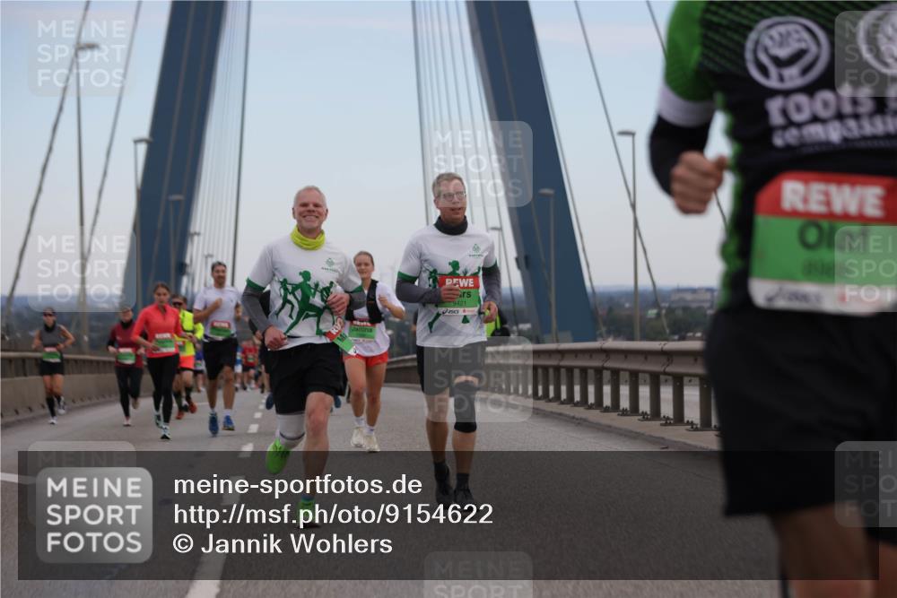 03.10.2025 - Köhlbrandbrückenlauf Jannik Wohlers http://msf.ph/oto/9154622 03.10.2025 15:24:05 Position 1 9421, 3273, 3988 meine-sportfotos.de