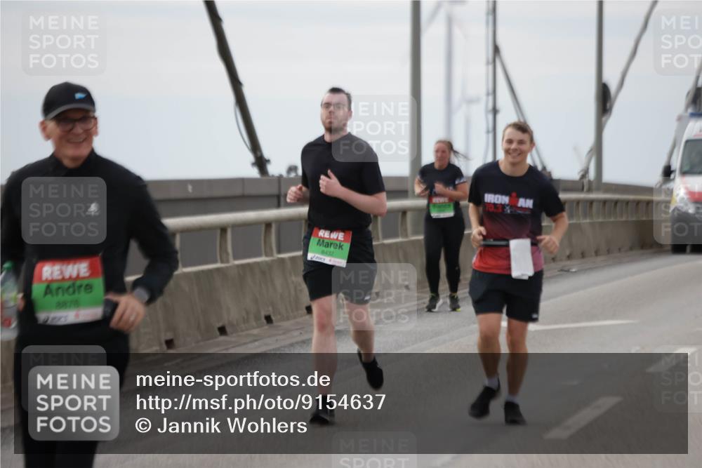 03.10.2025 - Köhlbrandbrückenlauf Jannik Wohlers http://msf.ph/oto/9154637 03.10.2025 16:06:08 Position 1 8976, 8432, 10, 3 meine-sportfotos.de