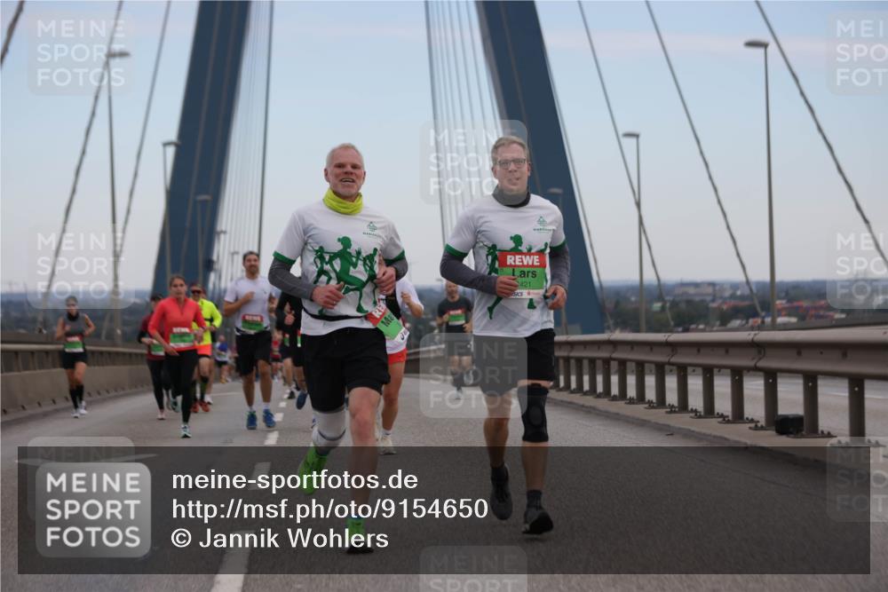 03.10.2025 - Köhlbrandbrückenlauf Jannik Wohlers http://msf.ph/oto/9154650 03.10.2025 15:24:06 Position 1 4211 meine-sportfotos.de