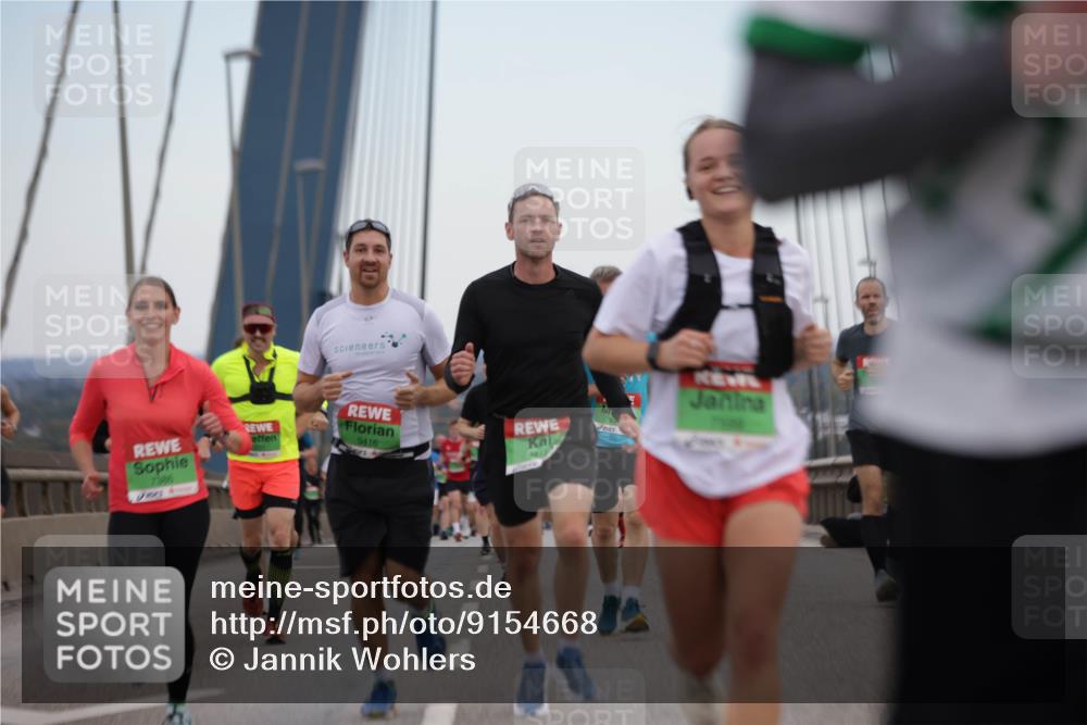 03.10.2025 - Köhlbrandbrückenlauf Jannik Wohlers http://msf.ph/oto/9154668 03.10.2025 15:24:08 Position 1 1888, 9416, 9417 meine-sportfotos.de