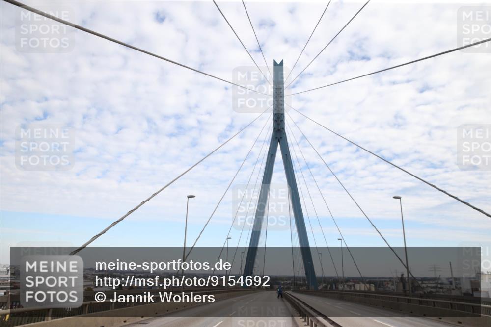 03.10.2025 - Köhlbrandbrückenlauf Jannik Wohlers http://msf.ph/oto/9154692 03.10.2025 15:04:51 Position 1  meine-sportfotos.de
