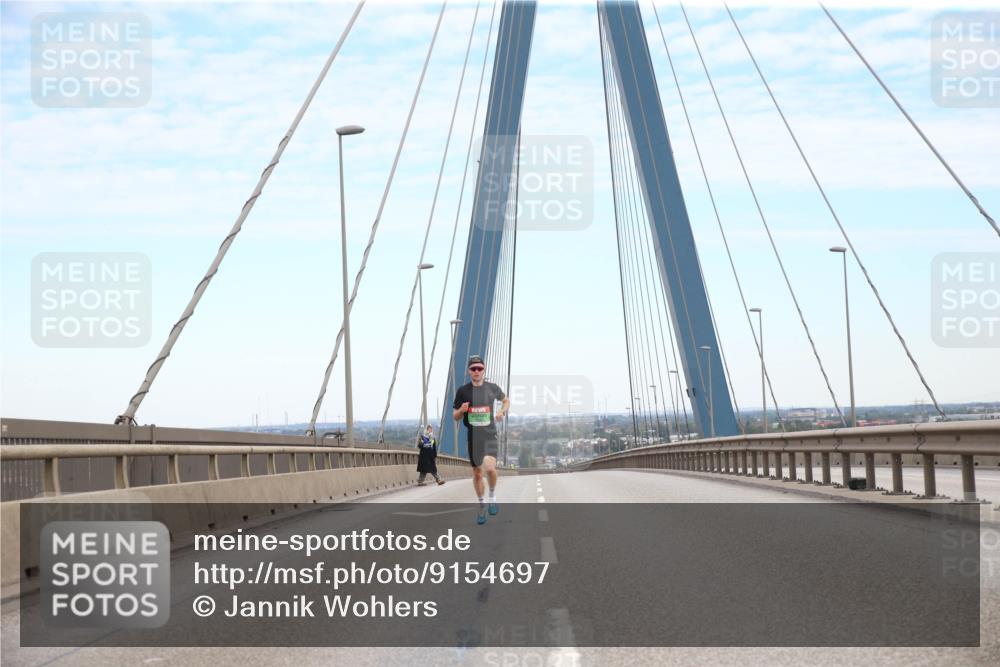 03.10.2025 - Köhlbrandbrückenlauf Jannik Wohlers http://msf.ph/oto/9154697 03.10.2025 15:15:32 Position 1  meine-sportfotos.de
