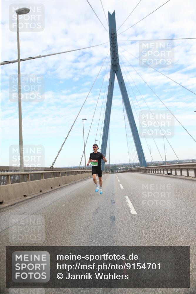 03.10.2025 - Köhlbrandbrückenlauf Jannik Wohlers http://msf.ph/oto/9154701 03.10.2025 15:15:34 Position 1  meine-sportfotos.de