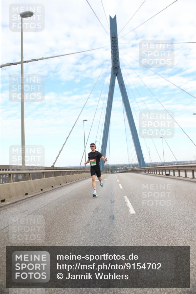 03.10.2025 - Köhlbrandbrückenlauf Jannik Wohlers http://msf.ph/oto/9154702 03.10.2025 15:15:34 Position 1  meine-sportfotos.de