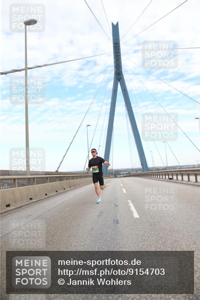 03.10.2025 - Köhlbrandbrückenlauf Jannik Wohlers http://msf.ph/oto/9154703 03.10.2025 15:15:34 Position 1  meine-sportfotos.de