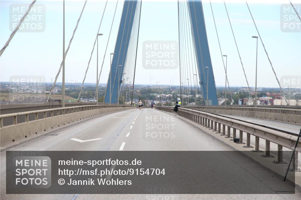 03.10.2025 - Köhlbrandbrückenlauf Jannik Wohlers http://msf.ph/oto/9154704 03.10.2025 15:16:09 Position 1  meine-sportfotos.de