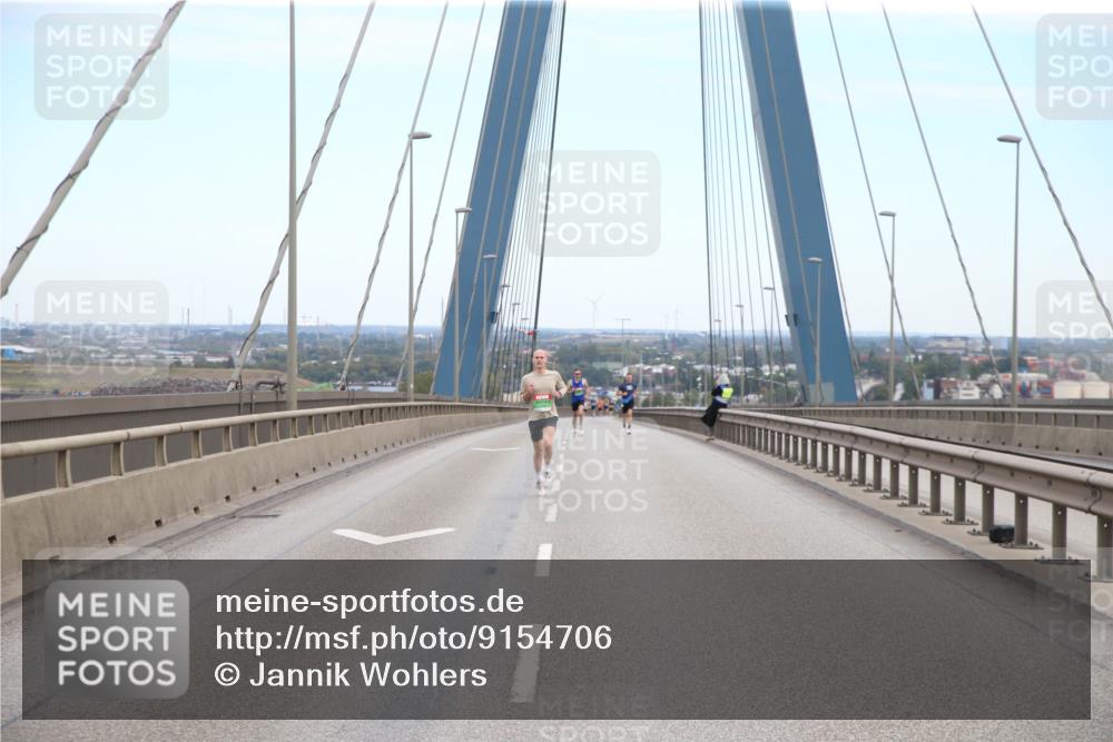 03.10.2025 - Köhlbrandbrückenlauf Jannik Wohlers http://msf.ph/oto/9154706 03.10.2025 15:16:24 Position 1  meine-sportfotos.de