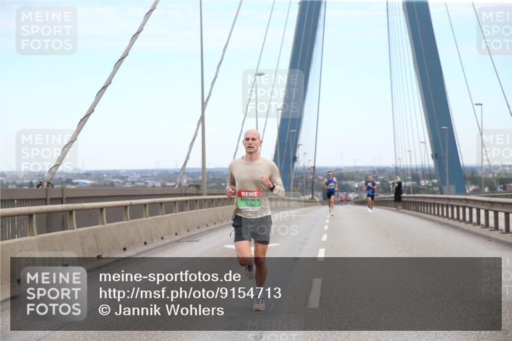 03.10.2025 - Köhlbrandbrückenlauf Jannik Wohlers http://msf.ph/oto/9154713 03.10.2025 15:16:27 Position 1 7004 meine-sportfotos.de