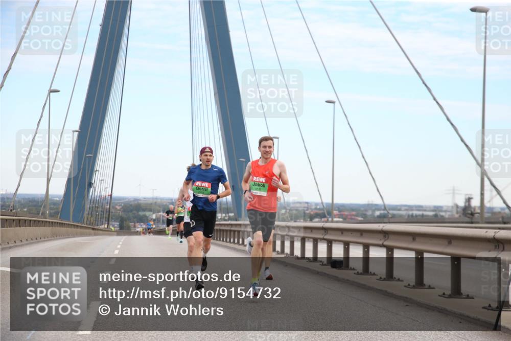 03.10.2025 - Köhlbrandbrückenlauf Jannik Wohlers http://msf.ph/oto/9154732 03.10.2025 15:17:07 Position 1 20, 9130 meine-sportfotos.de