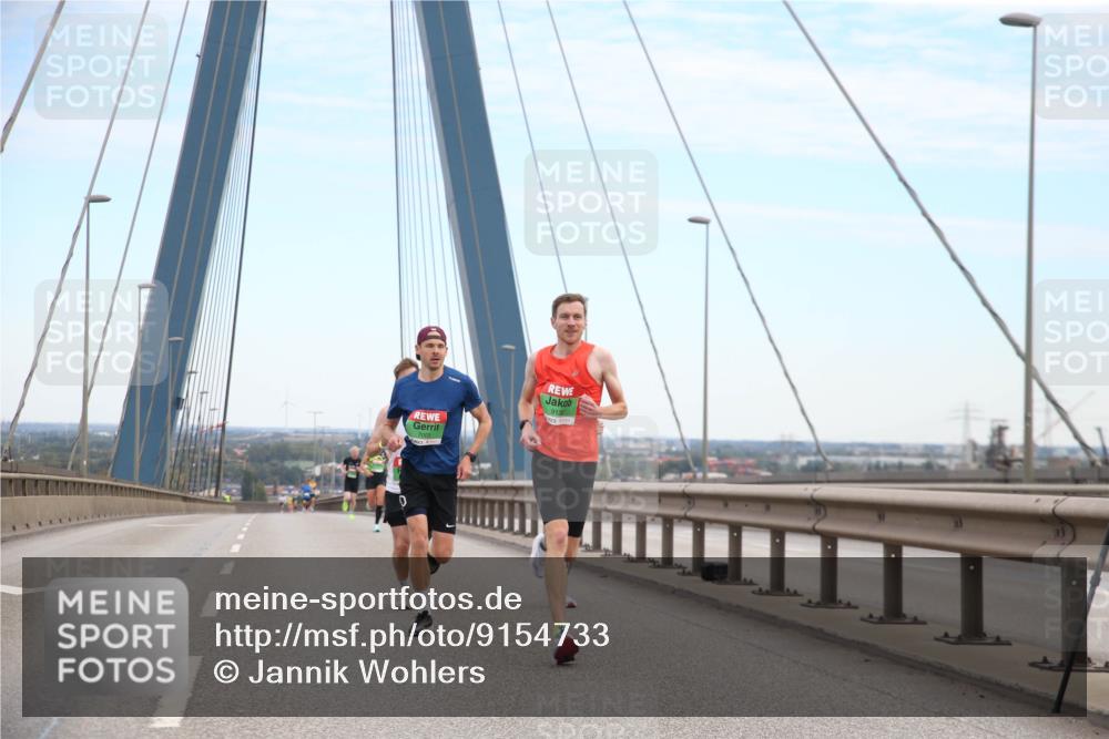 03.10.2025 - Köhlbrandbrückenlauf Jannik Wohlers http://msf.ph/oto/9154733 03.10.2025 15:17:07 Position 1 913 meine-sportfotos.de