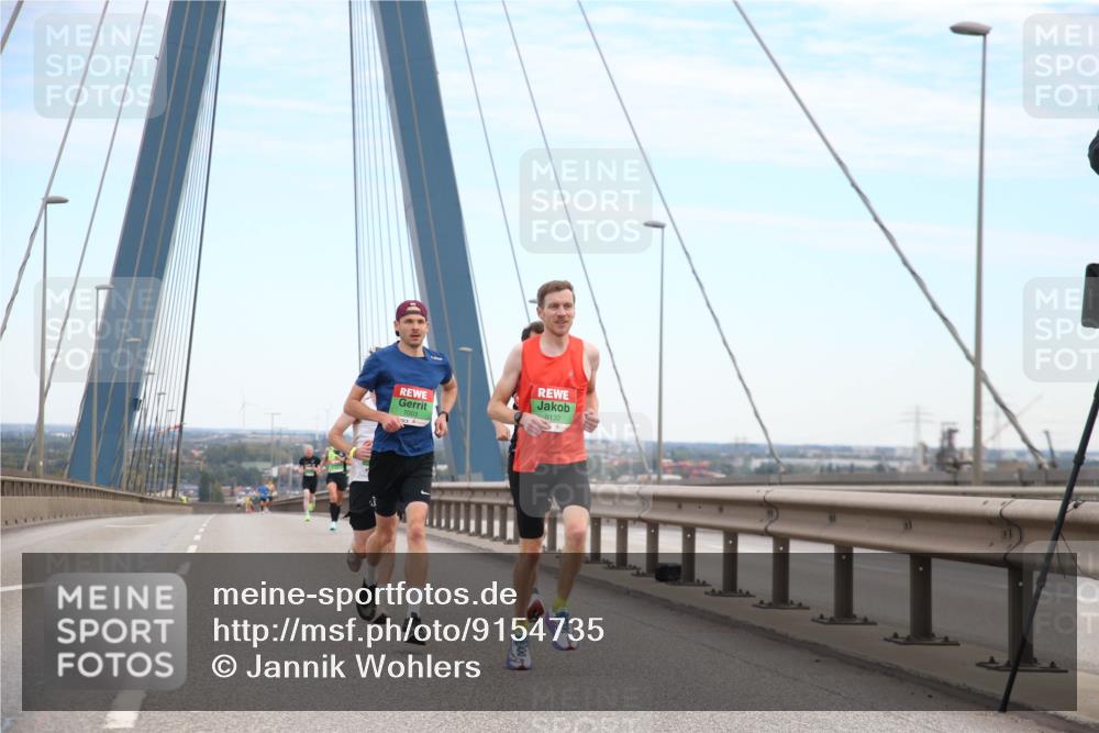 03.10.2025 - Köhlbrandbrückenlauf Jannik Wohlers http://msf.ph/oto/9154735 03.10.2025 15:17:07 Position 1 9130 meine-sportfotos.de