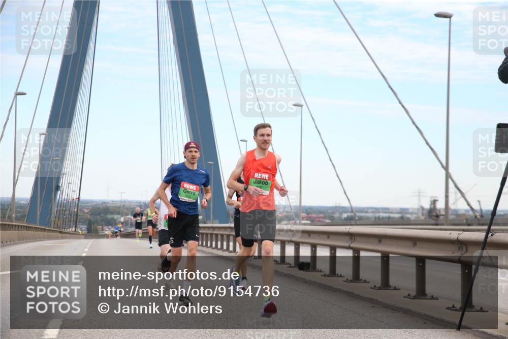 03.10.2025 - Köhlbrandbrückenlauf Jannik Wohlers http://msf.ph/oto/9154736 03.10.2025 15:17:07 Position 1  meine-sportfotos.de