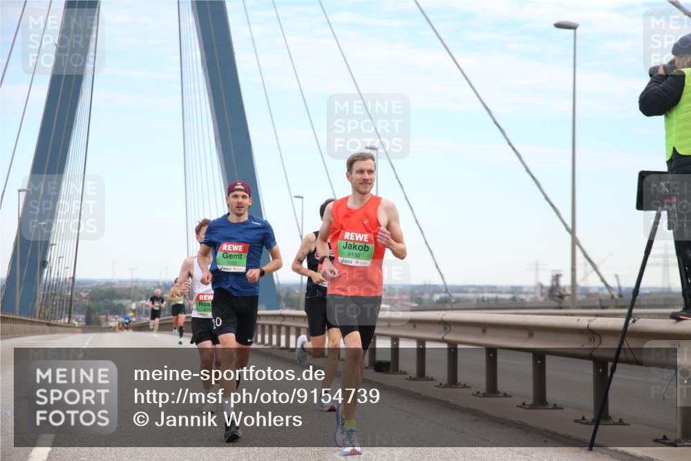 03.10.2025 - Köhlbrandbrückenlauf Jannik Wohlers http://msf.ph/oto/9154739 03.10.2025 15:17:08 Position 1 8781, 7003, 20, 9130 meine-sportfotos.de