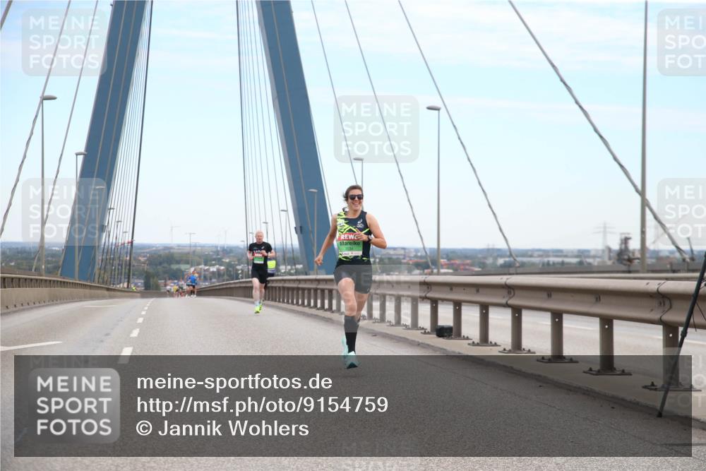 03.10.2025 - Köhlbrandbrückenlauf Jannik Wohlers http://msf.ph/oto/9154759 03.10.2025 15:17:12 Position 1  meine-sportfotos.de
