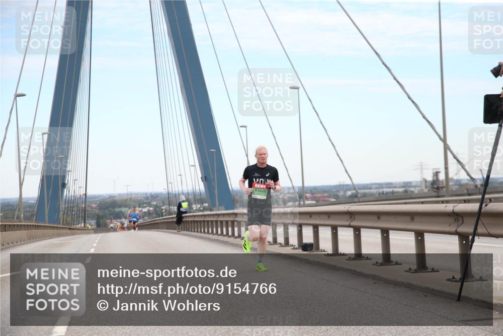 03.10.2025 - Köhlbrandbrückenlauf Jannik Wohlers http://msf.ph/oto/9154766 03.10.2025 15:17:16 Position 1  meine-sportfotos.de