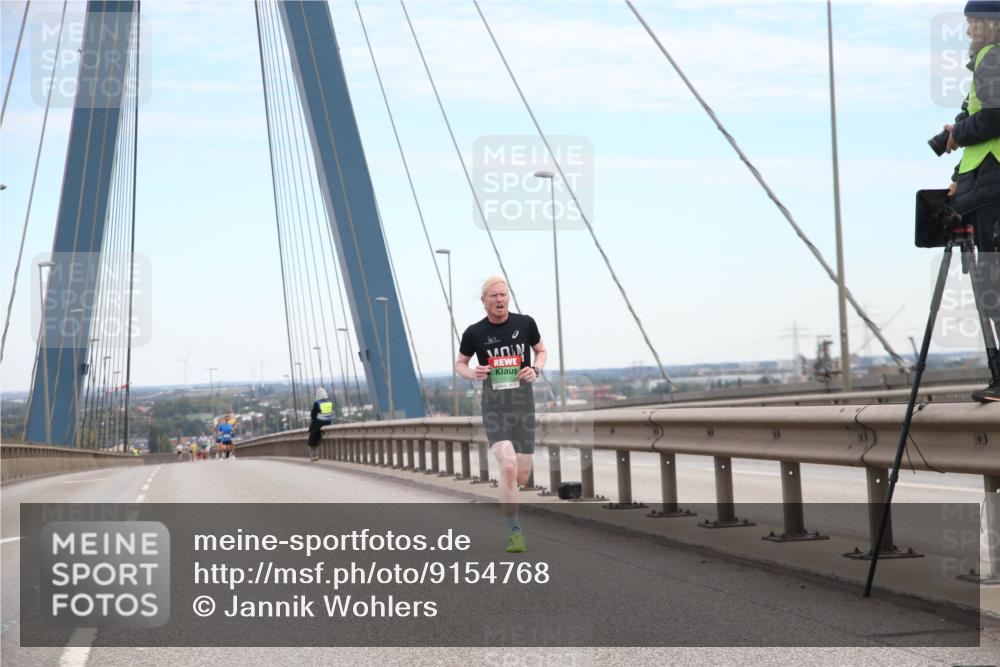 03.10.2025 - Köhlbrandbrückenlauf Jannik Wohlers http://msf.ph/oto/9154768 03.10.2025 15:17:17 Position 1 7015 meine-sportfotos.de
