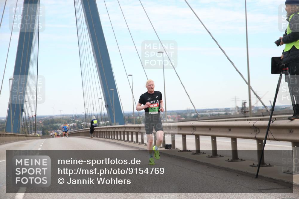 03.10.2025 - Köhlbrandbrückenlauf Jannik Wohlers http://msf.ph/oto/9154769 03.10.2025 15:17:17 Position 1  meine-sportfotos.de