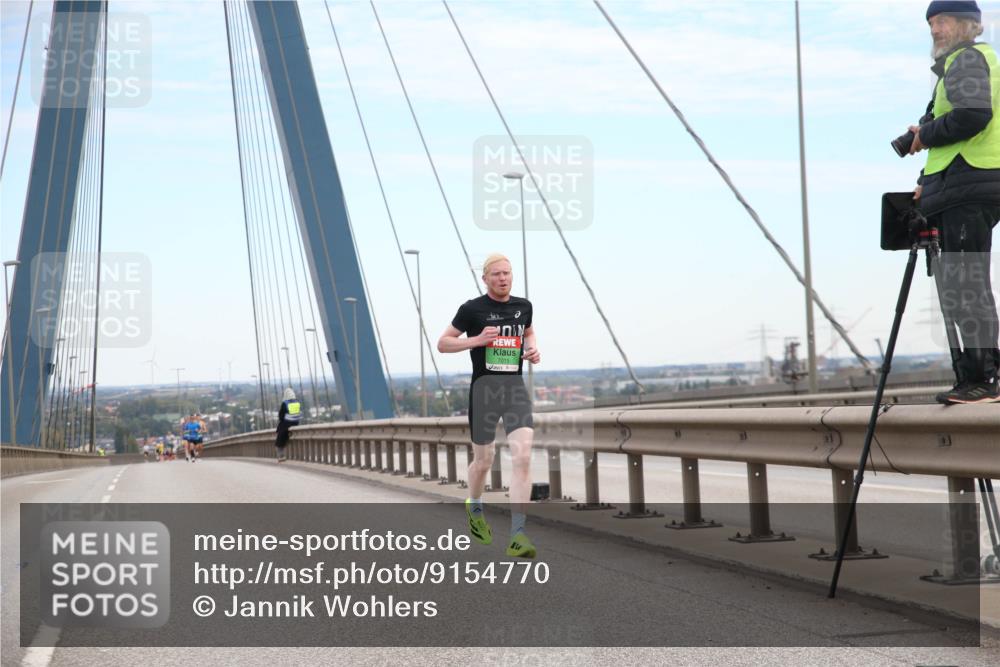 03.10.2025 - Köhlbrandbrückenlauf Jannik Wohlers http://msf.ph/oto/9154770 03.10.2025 15:17:17 Position 1 7015 meine-sportfotos.de