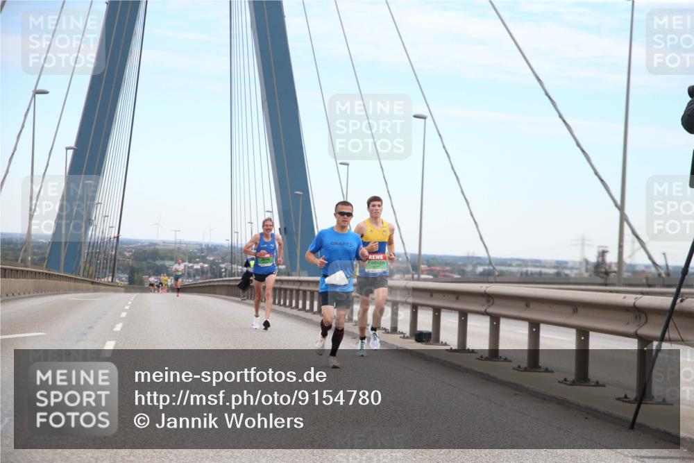 03.10.2025 - Köhlbrandbrückenlauf Jannik Wohlers http://msf.ph/oto/9154780 03.10.2025 15:17:30 Position 1  meine-sportfotos.de