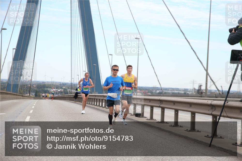 03.10.2025 - Köhlbrandbrückenlauf Jannik Wohlers http://msf.ph/oto/9154783 03.10.2025 15:17:31 Position 1  meine-sportfotos.de