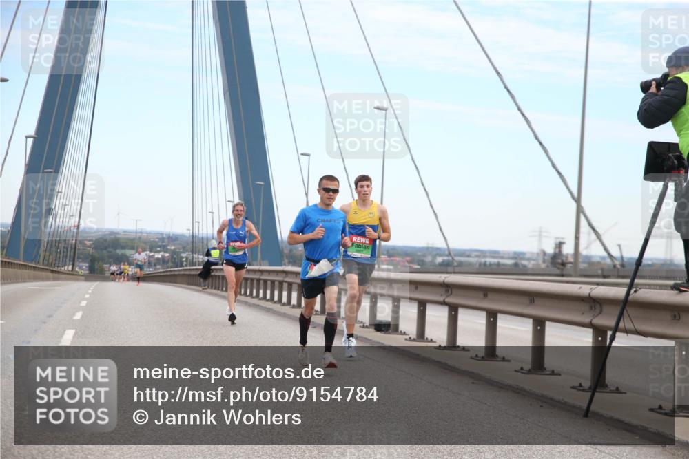 03.10.2025 - Köhlbrandbrückenlauf Jannik Wohlers http://msf.ph/oto/9154784 03.10.2025 15:17:31 Position 1  meine-sportfotos.de