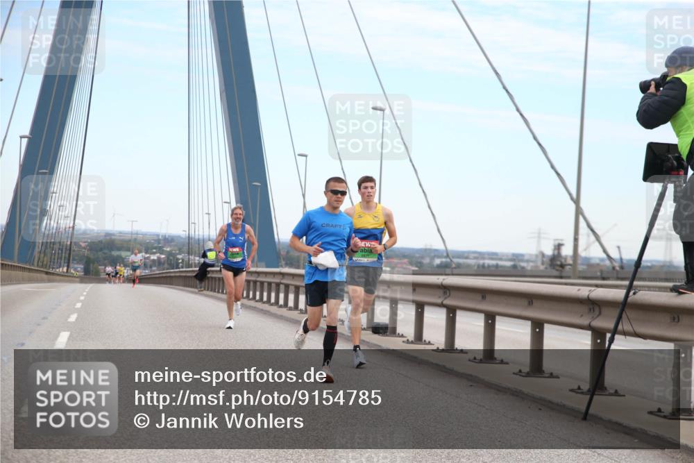 03.10.2025 - Köhlbrandbrückenlauf Jannik Wohlers http://msf.ph/oto/9154785 03.10.2025 15:17:31 Position 1  meine-sportfotos.de