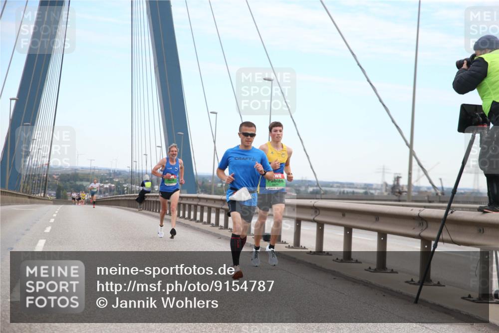 03.10.2025 - Köhlbrandbrückenlauf Jannik Wohlers http://msf.ph/oto/9154787 03.10.2025 15:17:31 Position 1 88711 meine-sportfotos.de