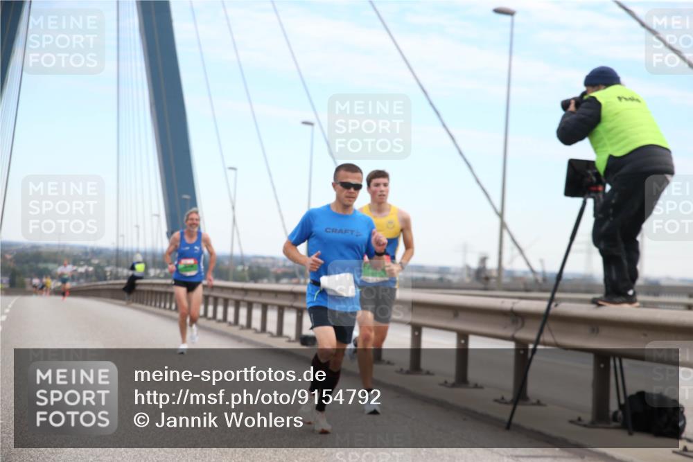 03.10.2025 - Köhlbrandbrückenlauf Jannik Wohlers http://msf.ph/oto/9154792 03.10.2025 15:17:32 Position 1  meine-sportfotos.de