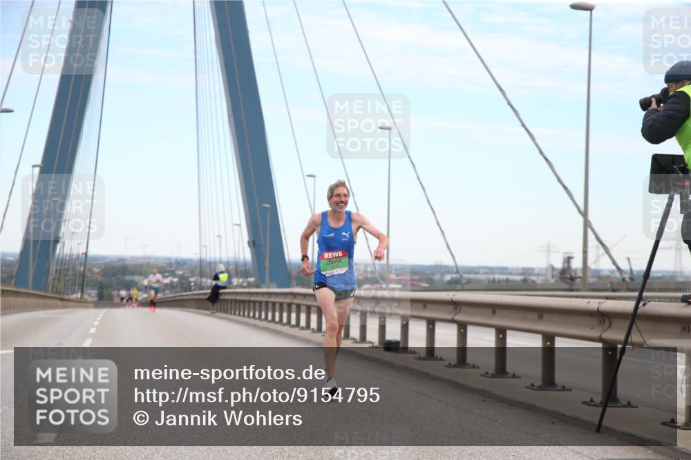 03.10.2025 - Köhlbrandbrückenlauf Jannik Wohlers http://msf.ph/oto/9154795 03.10.2025 15:17:33 Position 1  meine-sportfotos.de