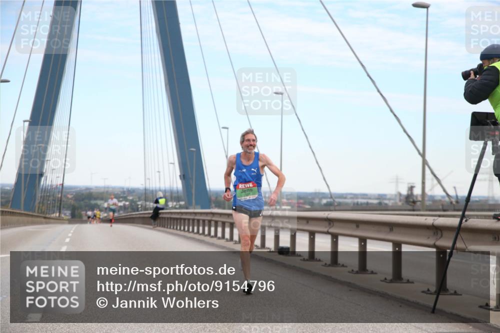 03.10.2025 - Köhlbrandbrückenlauf Jannik Wohlers http://msf.ph/oto/9154796 03.10.2025 15:17:33 Position 1  meine-sportfotos.de