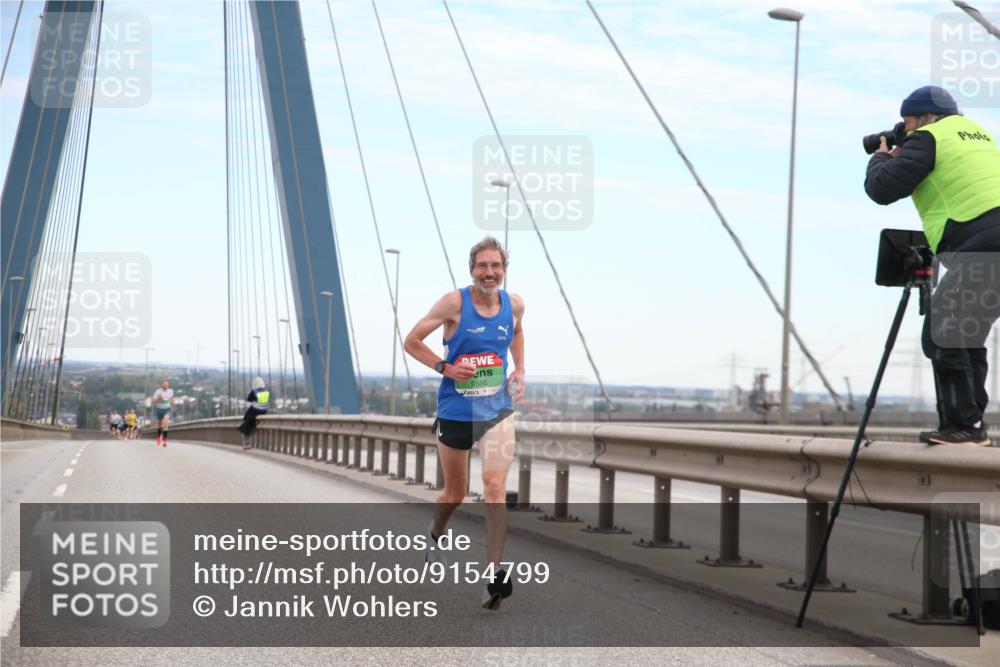 03.10.2025 - Köhlbrandbrückenlauf Jannik Wohlers http://msf.ph/oto/9154799 03.10.2025 15:17:33 Position 1 9588 meine-sportfotos.de