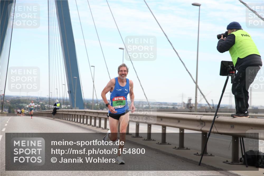 03.10.2025 - Köhlbrandbrückenlauf Jannik Wohlers http://msf.ph/oto/9154800 03.10.2025 15:17:33 Position 1 9588 meine-sportfotos.de