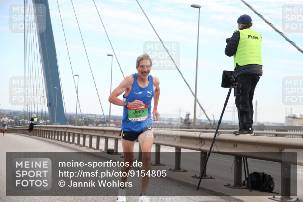 03.10.2025 - Köhlbrandbrückenlauf Jannik Wohlers http://msf.ph/oto/9154805 03.10.2025 15:17:34 Position 1 9588 meine-sportfotos.de