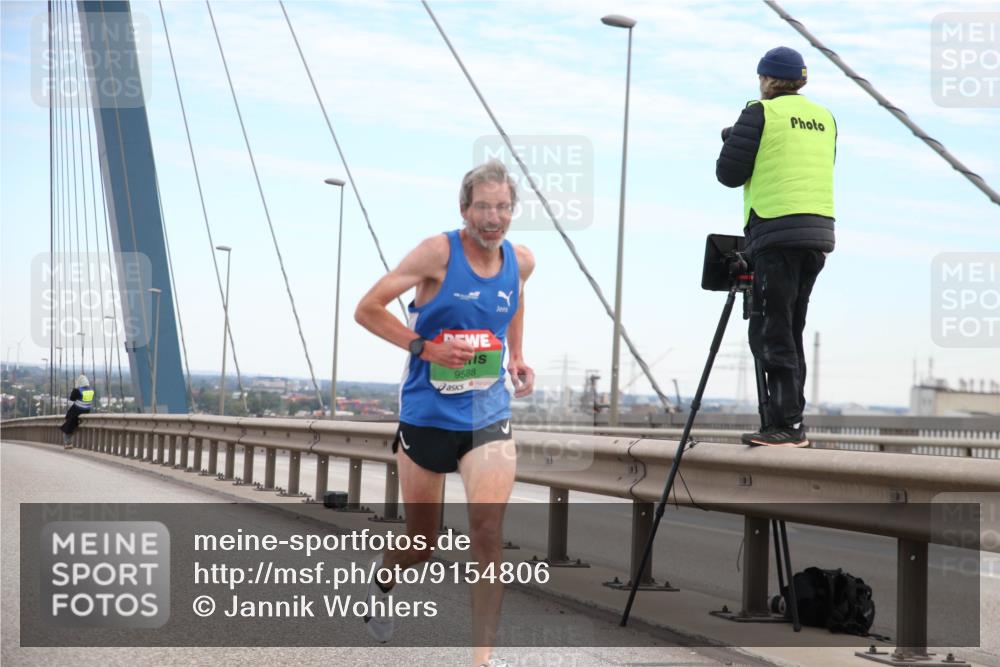 03.10.2025 - Köhlbrandbrückenlauf Jannik Wohlers http://msf.ph/oto/9154806 03.10.2025 15:17:34 Position 1 9588, 11111 meine-sportfotos.de