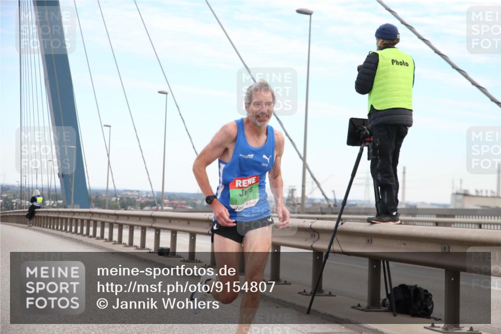 03.10.2025 - Köhlbrandbrückenlauf Jannik Wohlers http://msf.ph/oto/9154807 03.10.2025 15:17:34 Position 1 958 meine-sportfotos.de