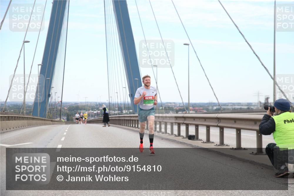 03.10.2025 - Köhlbrandbrückenlauf Jannik Wohlers http://msf.ph/oto/9154810 03.10.2025 15:17:43 Position 1 7011 meine-sportfotos.de
