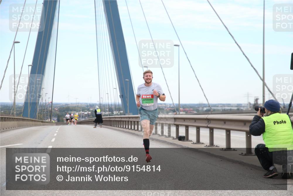 03.10.2025 - Köhlbrandbrückenlauf Jannik Wohlers http://msf.ph/oto/9154814 03.10.2025 15:17:43 Position 1 7011 meine-sportfotos.de