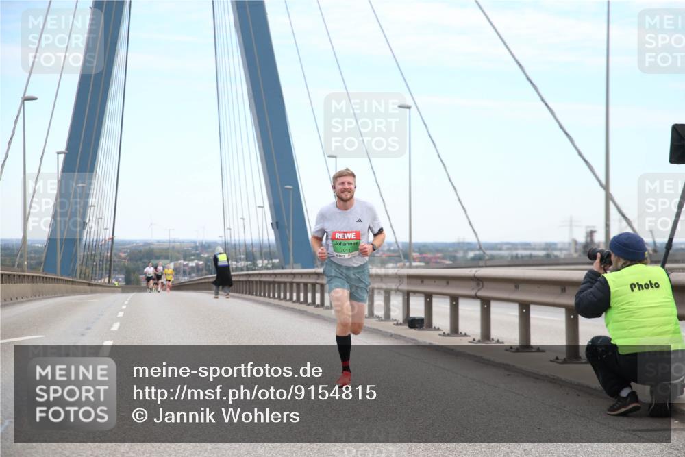 03.10.2025 - Köhlbrandbrückenlauf Jannik Wohlers http://msf.ph/oto/9154815 03.10.2025 15:17:43 Position 1 7011 meine-sportfotos.de