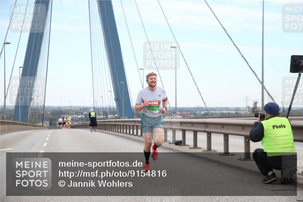 03.10.2025 - Köhlbrandbrückenlauf Jannik Wohlers http://msf.ph/oto/9154816 03.10.2025 15:17:43 Position 1 7011 meine-sportfotos.de