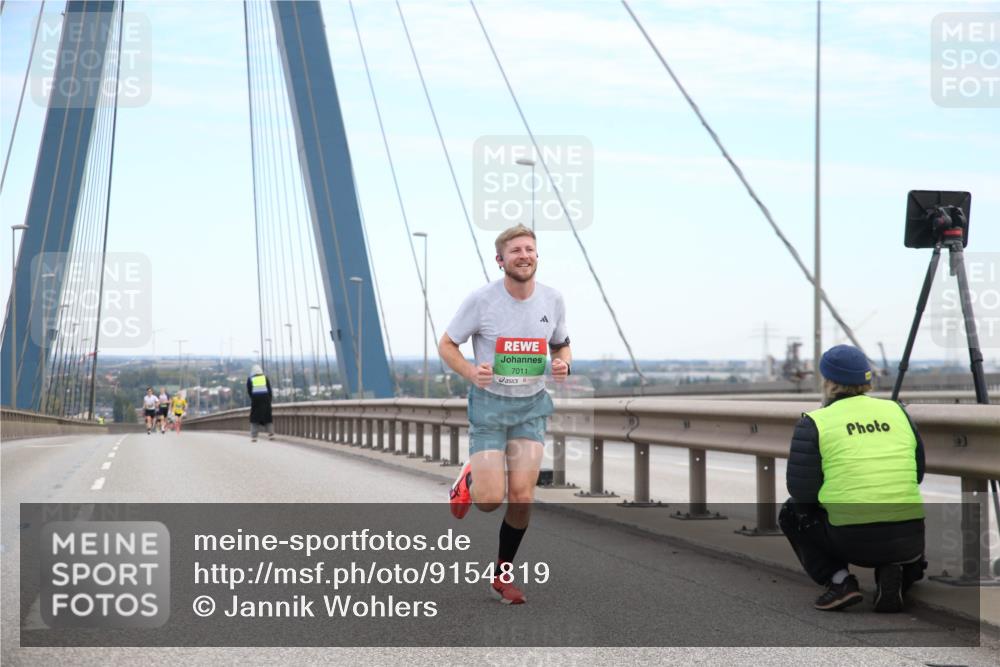 03.10.2025 - Köhlbrandbrückenlauf Jannik Wohlers http://msf.ph/oto/9154819 03.10.2025 15:17:44 Position 1 7011 meine-sportfotos.de