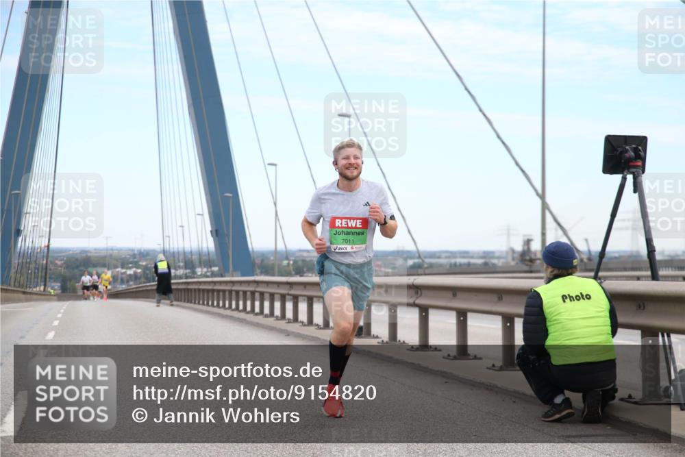 03.10.2025 - Köhlbrandbrückenlauf Jannik Wohlers http://msf.ph/oto/9154820 03.10.2025 15:17:44 Position 1 7011 meine-sportfotos.de