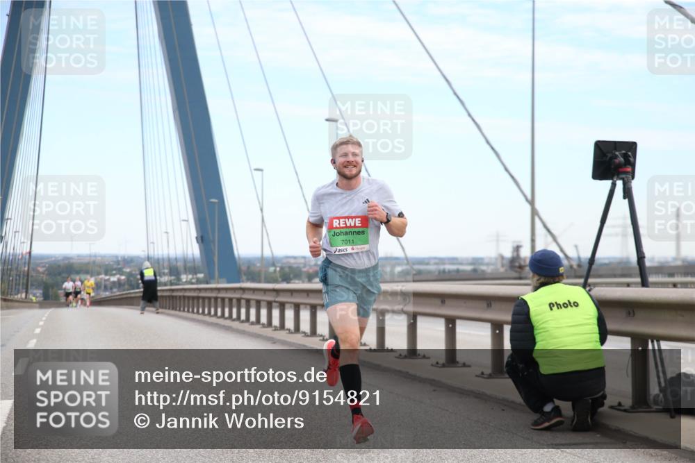 03.10.2025 - Köhlbrandbrückenlauf Jannik Wohlers http://msf.ph/oto/9154821 03.10.2025 15:17:44 Position 1 7011 meine-sportfotos.de