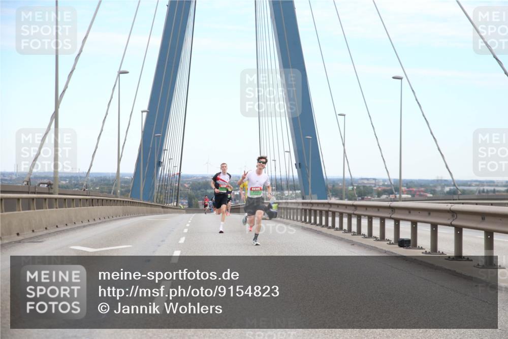 03.10.2025 - Köhlbrandbrückenlauf Jannik Wohlers http://msf.ph/oto/9154823 03.10.2025 15:17:57 Position 1  meine-sportfotos.de