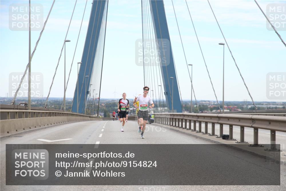 03.10.2025 - Köhlbrandbrückenlauf Jannik Wohlers http://msf.ph/oto/9154824 03.10.2025 15:17:57 Position 1  meine-sportfotos.de