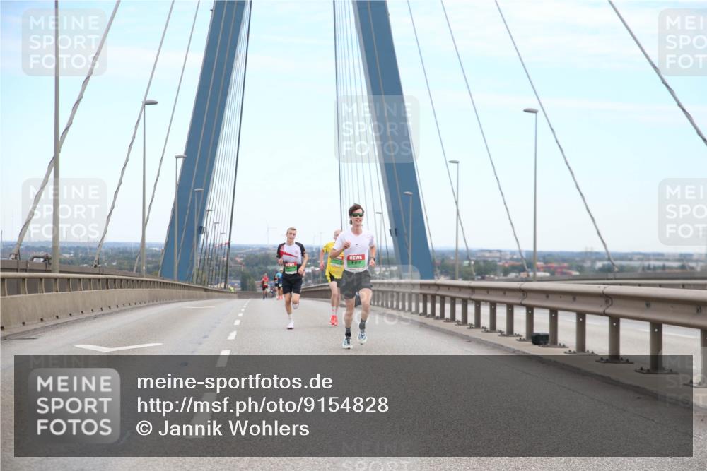 03.10.2025 - Köhlbrandbrückenlauf Jannik Wohlers http://msf.ph/oto/9154828 03.10.2025 15:17:58 Position 1  meine-sportfotos.de