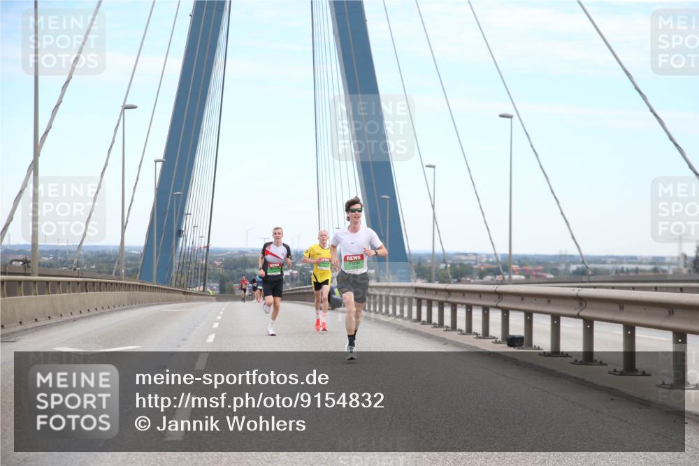 03.10.2025 - Köhlbrandbrückenlauf Jannik Wohlers http://msf.ph/oto/9154832 03.10.2025 15:17:58 Position 1  meine-sportfotos.de