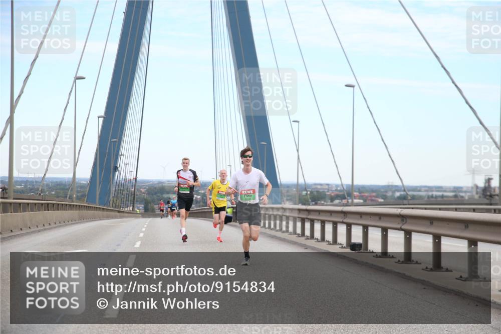 03.10.2025 - Köhlbrandbrückenlauf Jannik Wohlers http://msf.ph/oto/9154834 03.10.2025 15:17:58 Position 1  meine-sportfotos.de