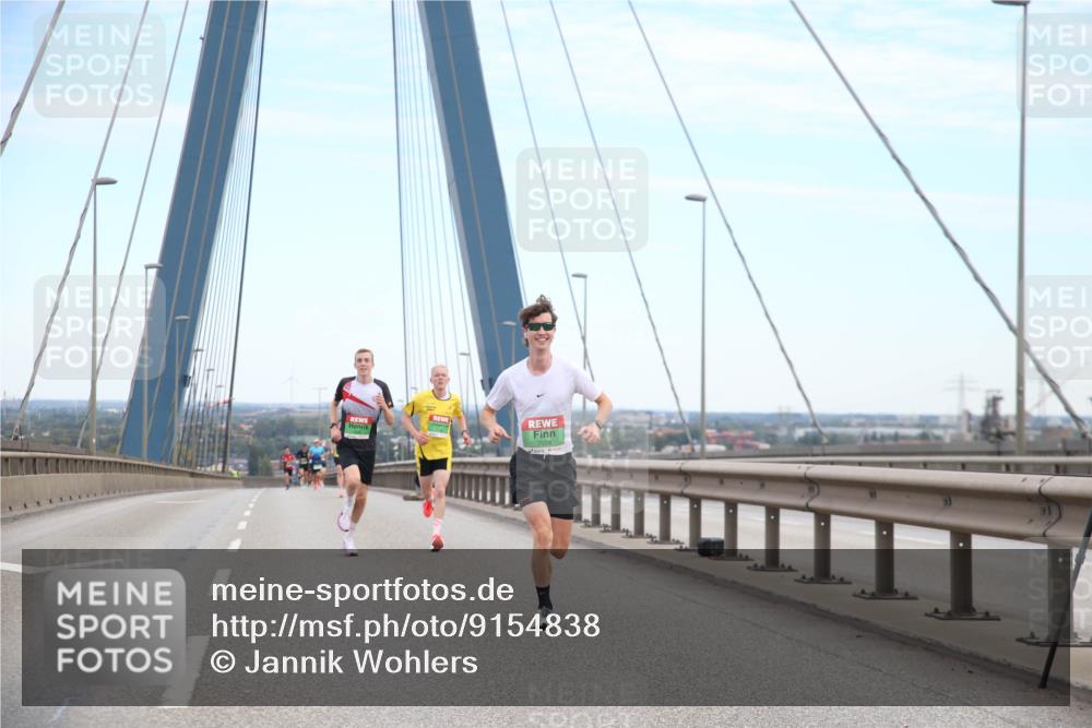 03.10.2025 - Köhlbrandbrückenlauf Jannik Wohlers http://msf.ph/oto/9154838 03.10.2025 15:17:59 Position 1  meine-sportfotos.de
