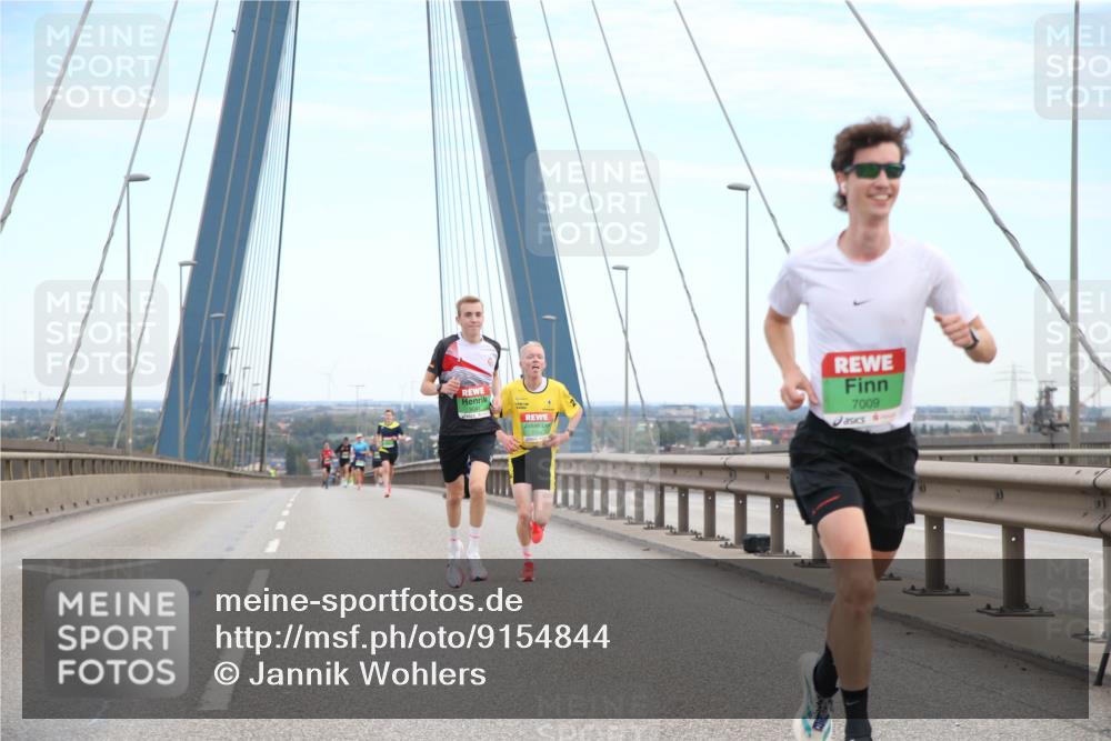 03.10.2025 - Köhlbrandbrückenlauf Jannik Wohlers http://msf.ph/oto/9154844 03.10.2025 15:18:00 Position 1 7009 meine-sportfotos.de